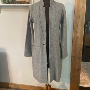 Tahari grey 100 % wool cardigan sweater jacket size small: nicely styled!